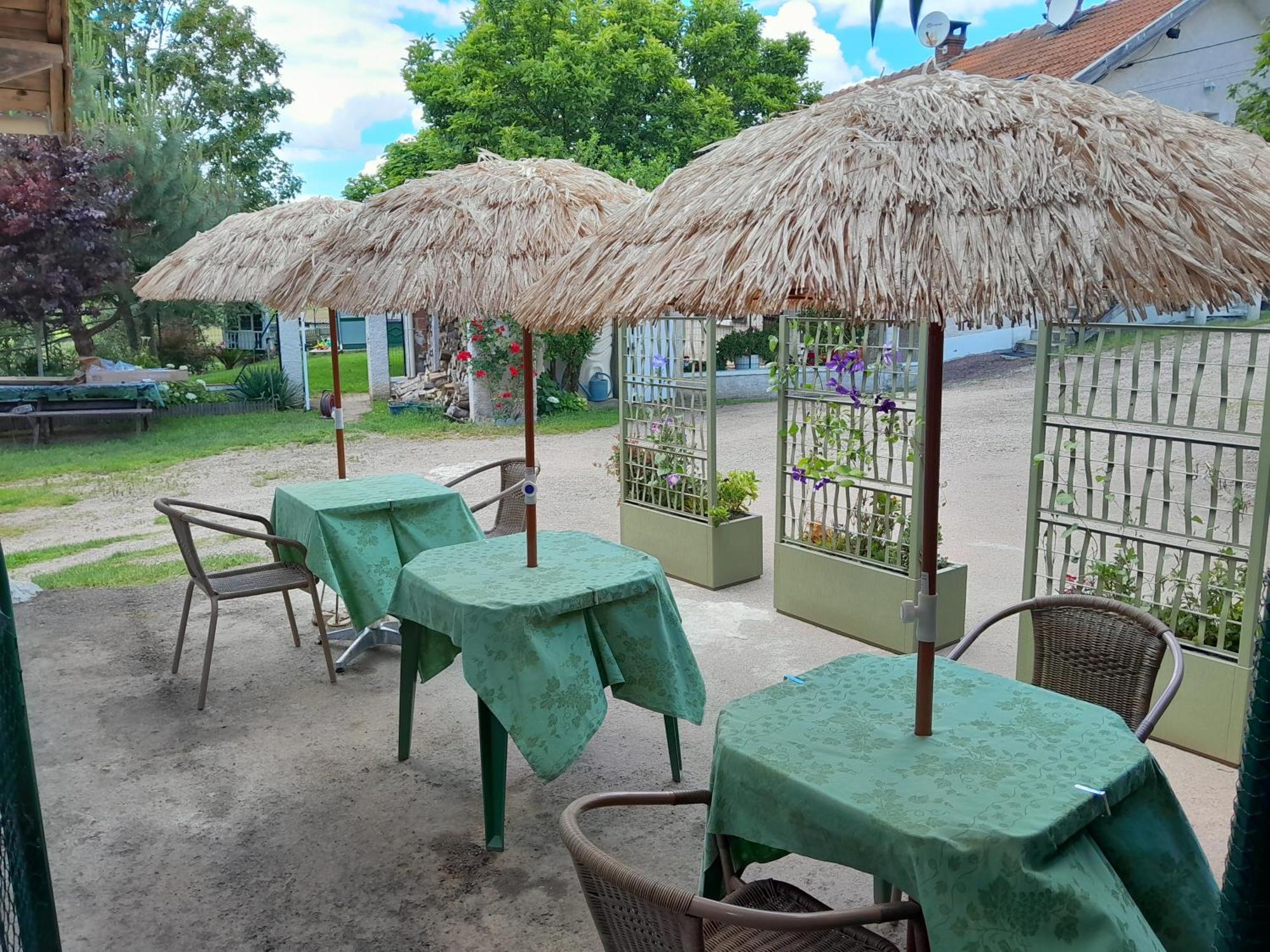 Chambres D Hotes Au P'Tit Bonheur Campagnard Jarnosse Exterior foto