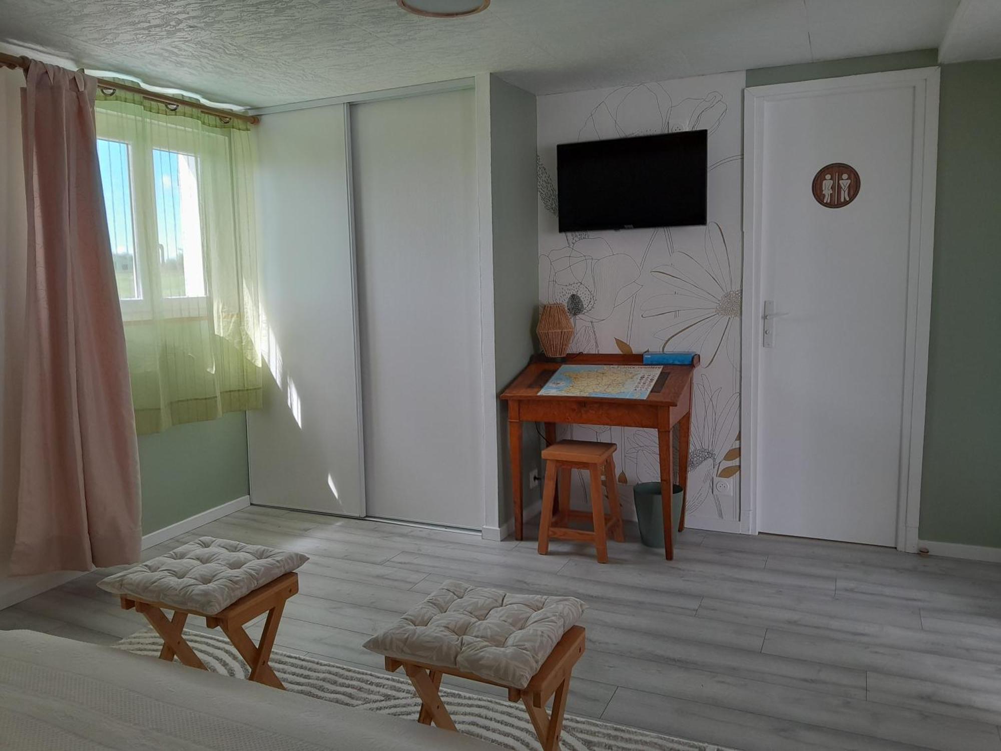 Chambres D Hotes Au P'Tit Bonheur Campagnard Jarnosse Zimmer foto
